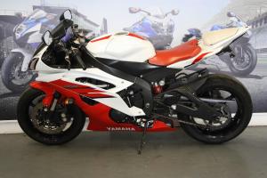 2009 Yamaha R6 600cc white/red with 38000km (CC101-202)