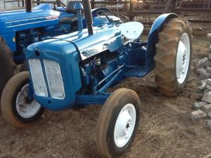 Tractor fordson dexta
