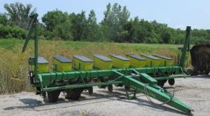 8 Rows John Deere 7000 Planters For Sale