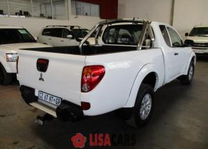 MITSUBISHI TRITON 2.5DI-D CLUBCAB P/U S/C